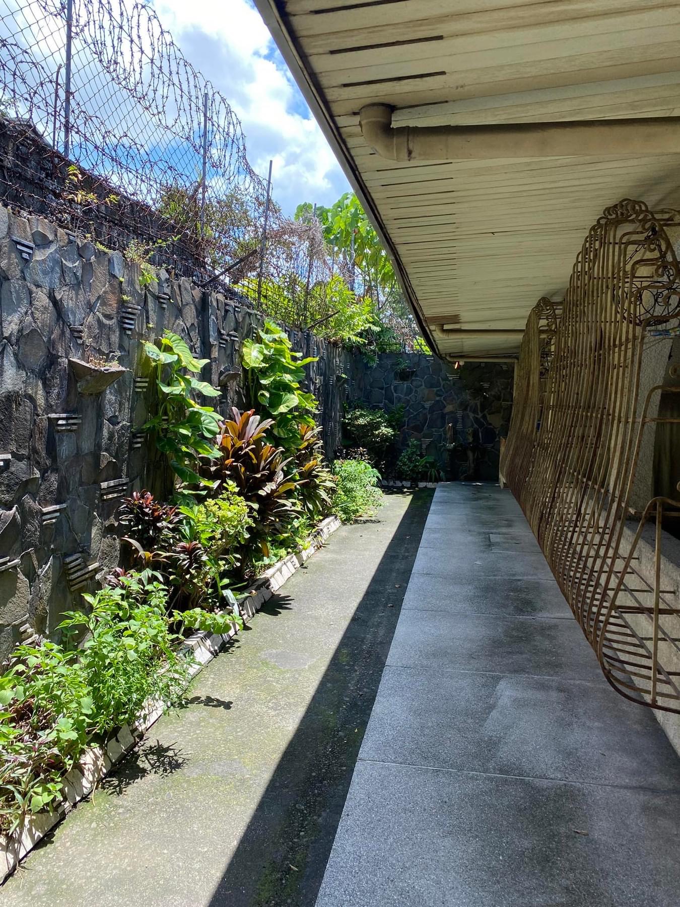 Garden walkway